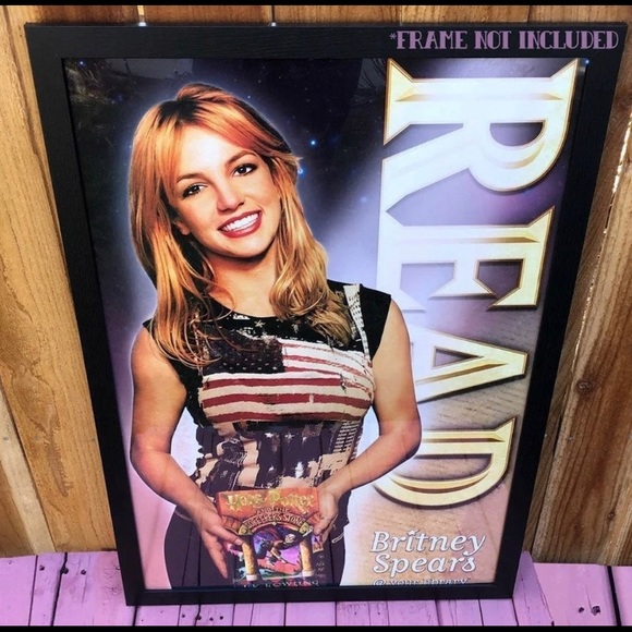 Extremely Rare Britney Spears Poster “Read” - Picture 1 of 2